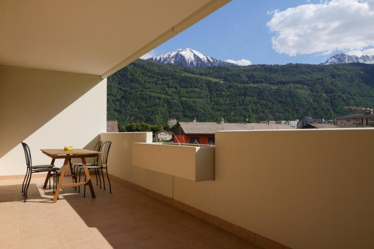 Modern Apartment Close To Martigny Train Station Kültér fotó