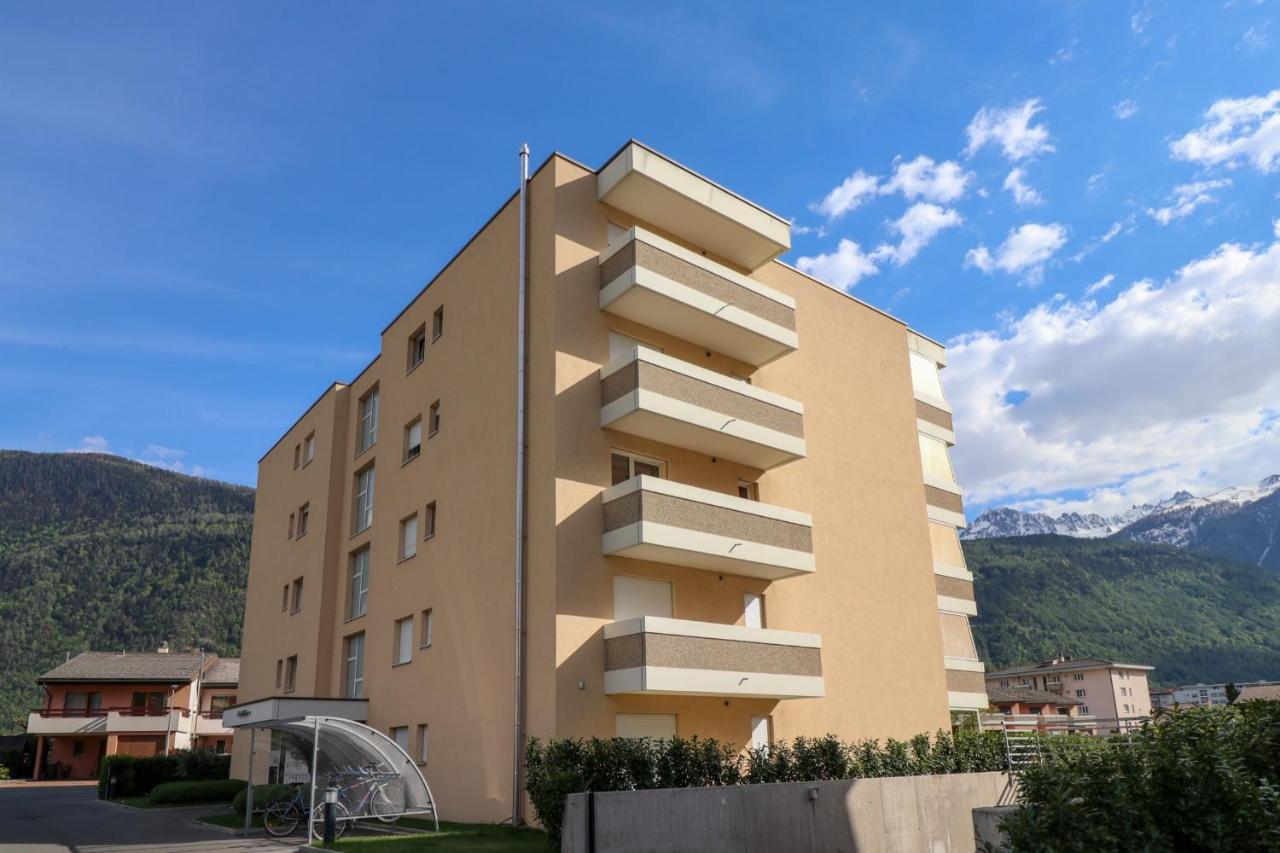Modern Apartment Close To Martigny Train Station Kültér fotó
