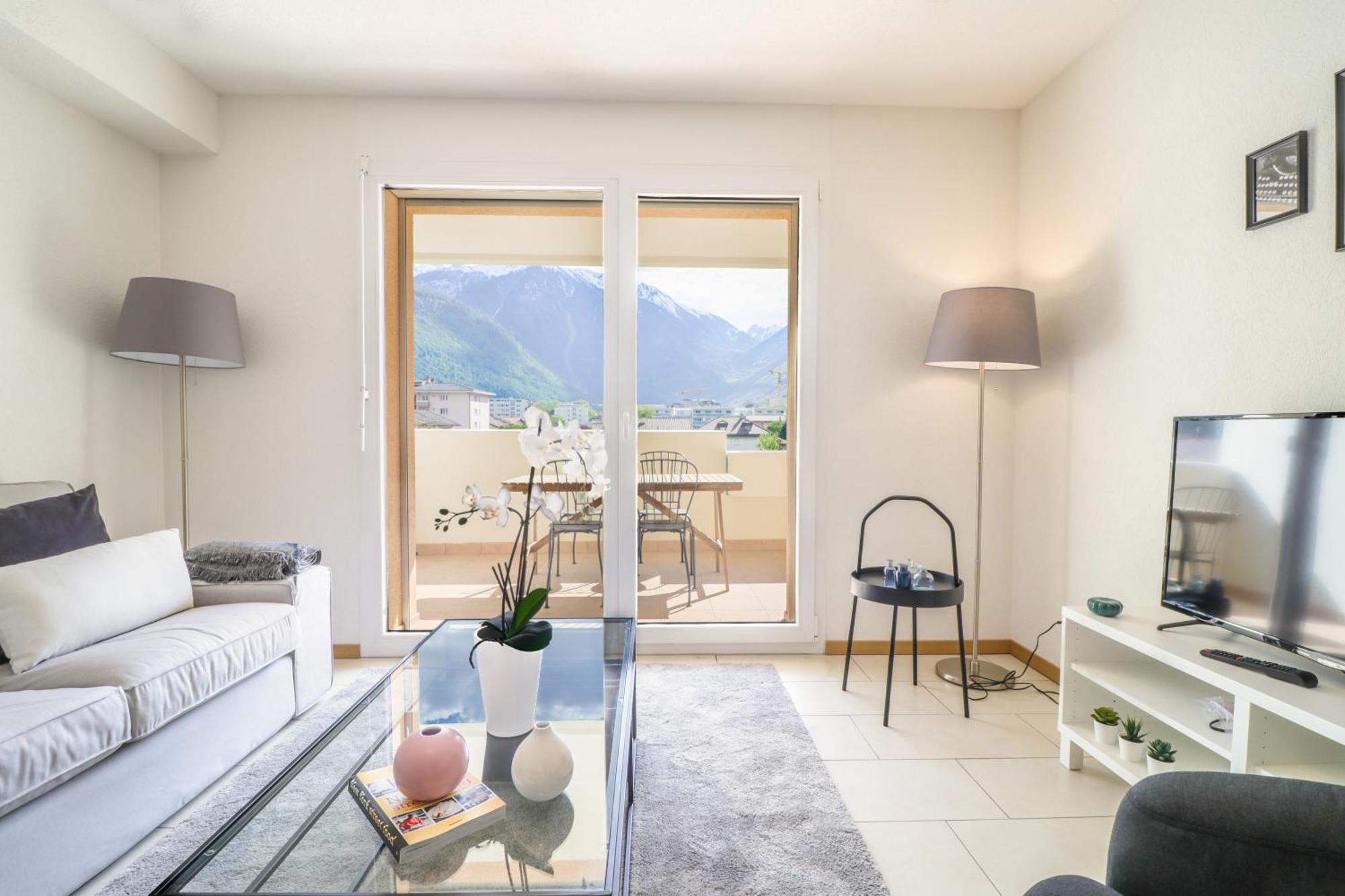 Modern Apartment Close To Martigny Train Station Kültér fotó
